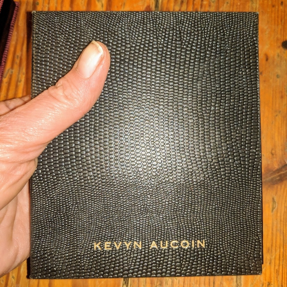 Kevyn Aucoin Art of Contouring palette - Picture 7 of 7